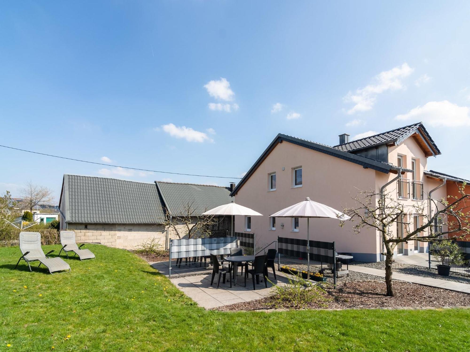 Lovely Modern Apartment With Private Terrace Ellscheid 外观 照片
